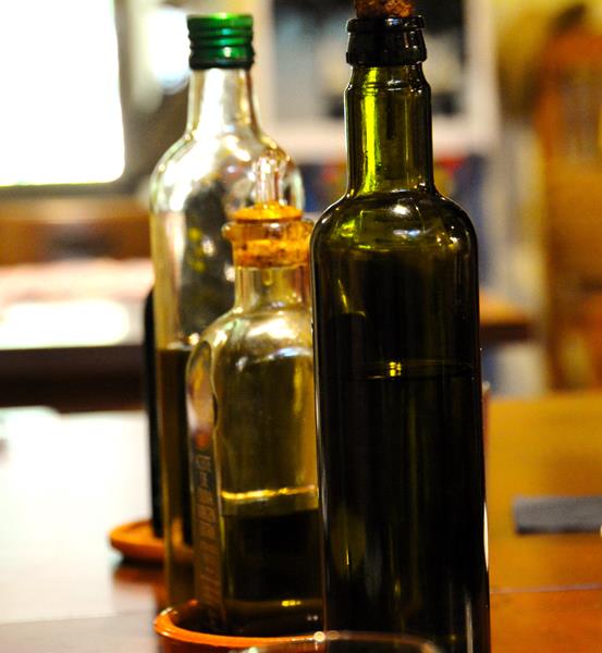 Descubre el Oro Liquido de Andalucia: reserva una cata de aceite de oliva.
