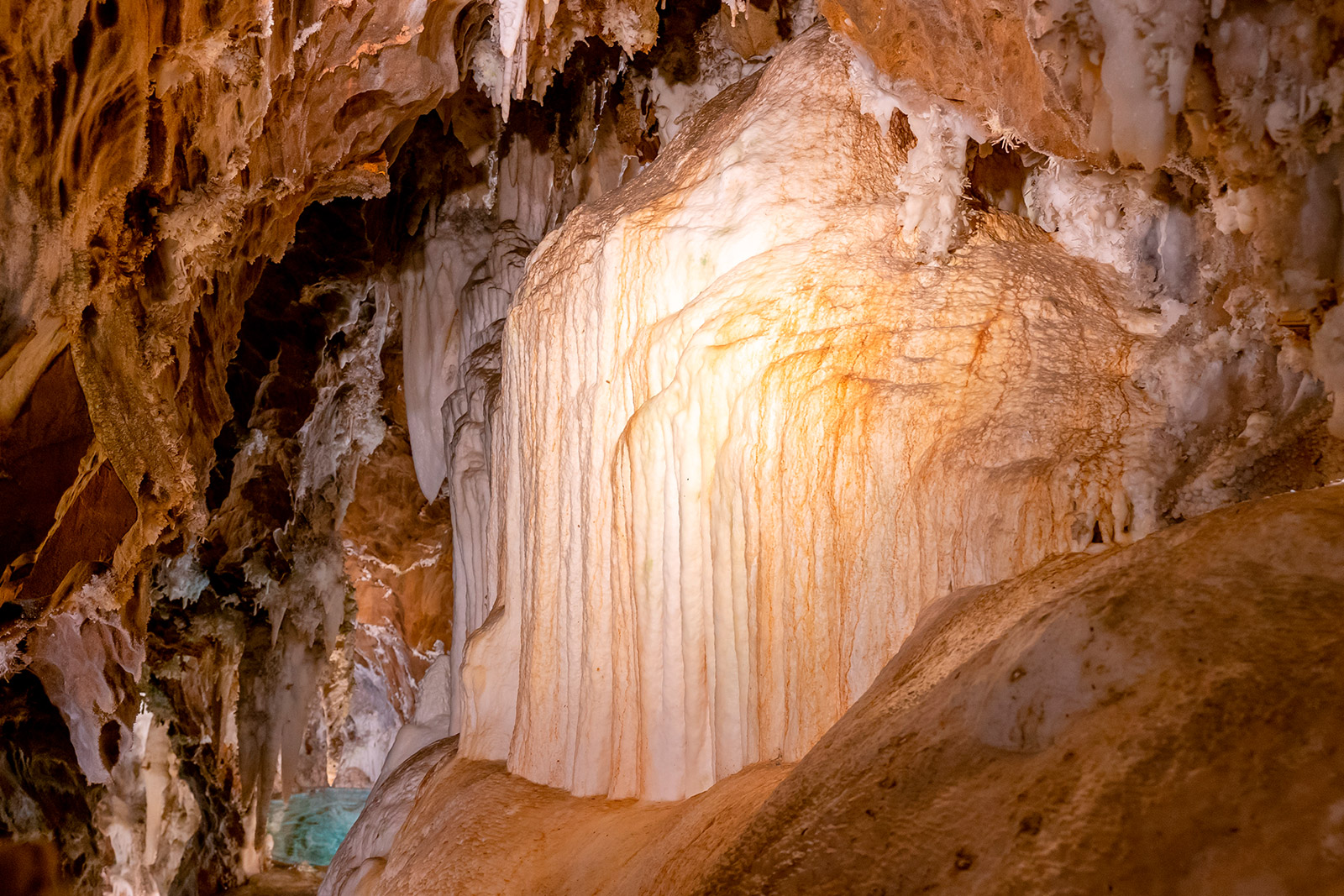 Visita a la gruta de las maravillas